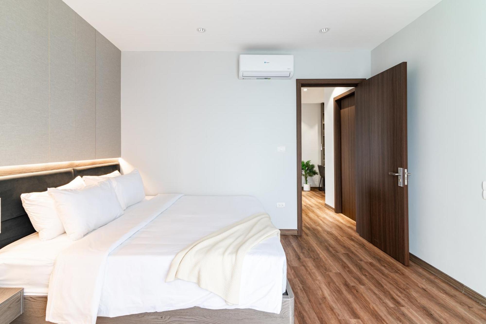 Luxe Paradise Suites Hotel To Ngoc Van Hanoi Exterior photo