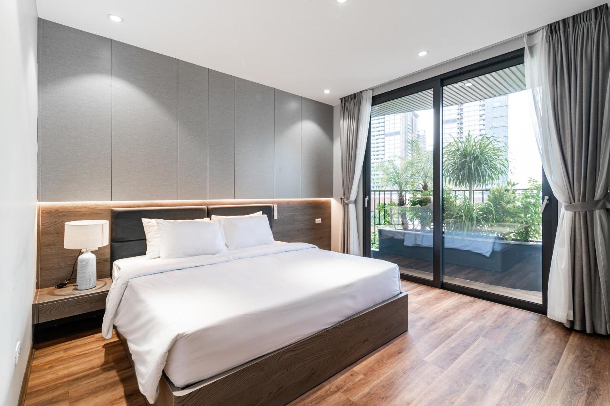Luxe Paradise Suites Hotel To Ngoc Van Hanoi Exterior photo